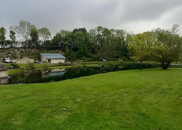 Adorable maison d’hôtes bordée d’étangs au calme.