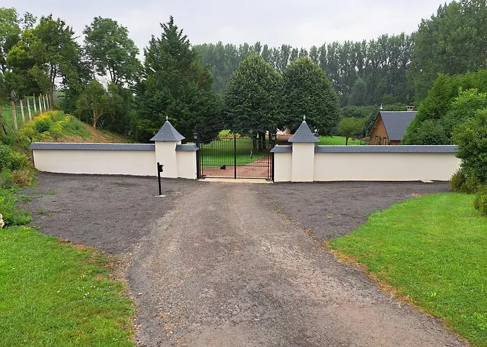 Adorable maison d’hôtes bordée d’étangs au calme.